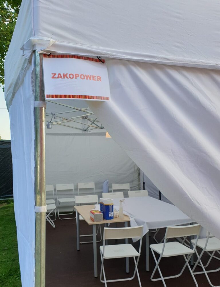 wynajem_namiotów_eventowych_plenerowe_garderoby_wypożyczalnia_namiotów_z_łodzi
